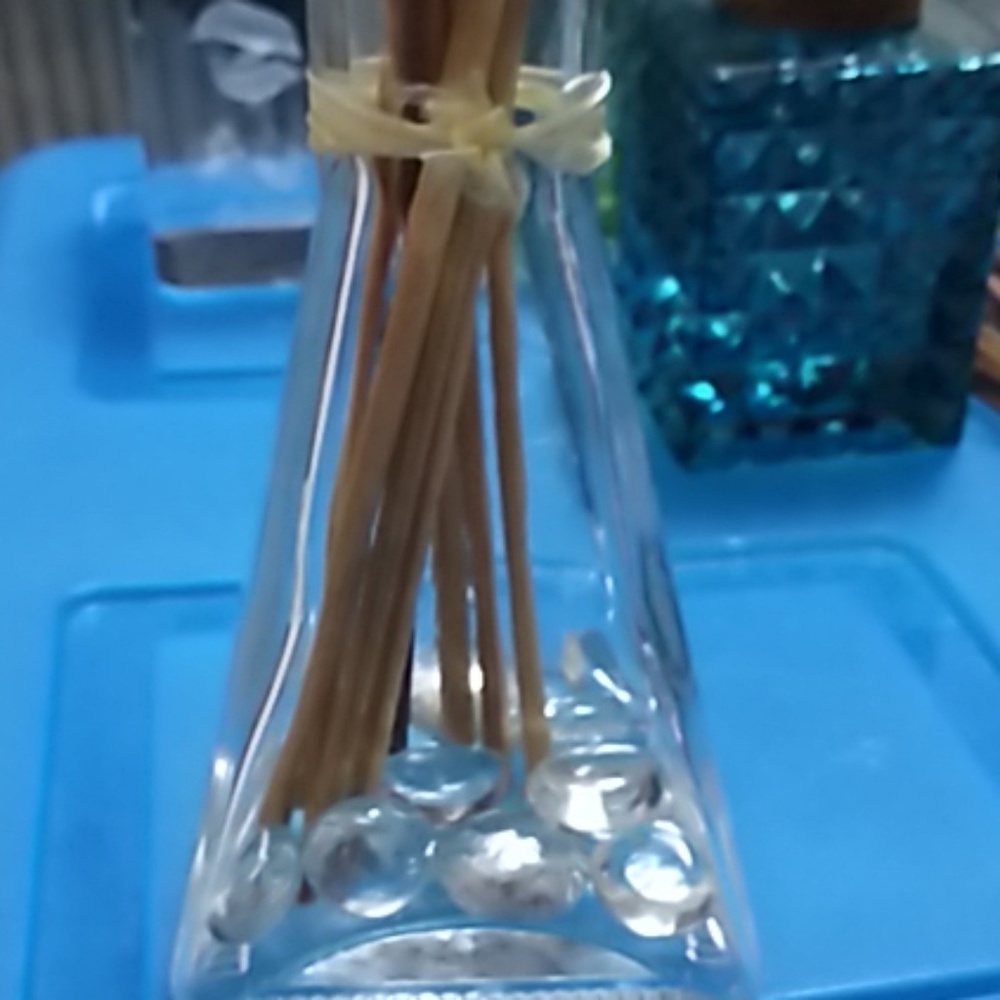 Reed Diffuser - Picture 4 of 4
